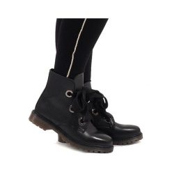 Kayla Shoes Czarne sznurowane botki PF276. Czarne botki damskie Kayla Shoes, na wiosnę, z materiału, bez obcasa, na sznurówki. Za 84,99 zł.