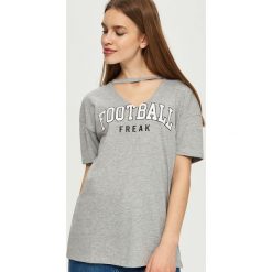 T-shirty damskie: T-shirt football freak – Jasny szar