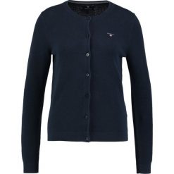 GANT CARDIGAN Kardigan evening blue. Niebieskie bluzy damskie GANT, l, bez wzorów, z bawełny. Za 629,00 zł.