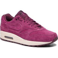 Buty NIKE - Air Max 1 Premium 875866 602 Bordeaux/Bordeaux/Desert Sand. Fioletowe sneakersy męskie Nike, na co dzień, bez wzorów, ze skóry, klasyczne, bez zapięcia. Za 589,00 zł.