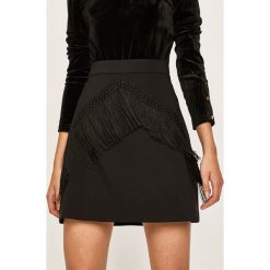 Answear - Spódnica. Czarne spódniczki damskie ANSWEAR, na co dzień, s, bez wzorów, z poliesteru, casualowe, mini, ołówkowe. W wyprzedaży za 59,90 zł.