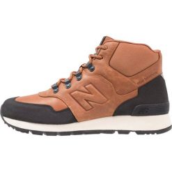 New Balance HL755 Tenisówki i Trampki wysokie tan. Brązowe tenisówki męskie New Balance, z materiału. W wyprzedaży za 382,85 zł.