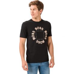 BOSS Koszulka Czarny. Czarne podkoszulki męskie Boss, xl, z nadrukiem, z elastanu, z krótkim rękawem. Za 307,95 zł.