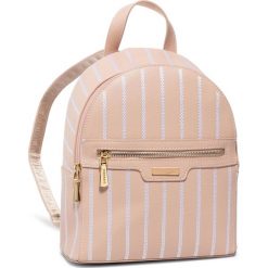Plecak MONNARI - BAG1010-026 Różowy. Różowe plecaki damskie Monnari, bez wzorów, ze skóry ekologicznej. W wyprzedaży za 149,00 zł.
