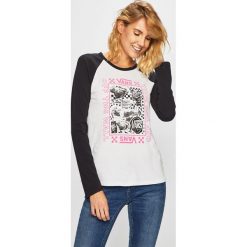 Vans - Longsleeve. Białe bluzki damskie Vans, s, z nadrukiem, z bawełny, z okrągłym kołnierzem. W wyprzedaży za 119,90 zł.