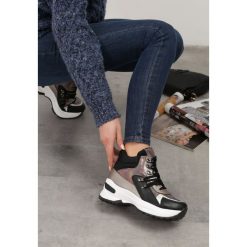 Czarne Sneakersy Xalbadora. Czarne buty sportowe damskie Born2be, bez wzorów, sportowe. Za 159,99 zł.