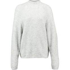 Swetry klasyczne damskie: Vila VICANT Sweter light grey melange