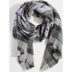 Szalik w kratę - Wielobarwn. Szare szaliki damskie Mohito. Za 59,99 zł.