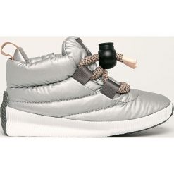 Sorel - Śniegowce Out N About Puffy Lace. Szare śniegowce damskie Sorel, z gumy, bez zapięcia. W wyprzedaży za 479,90 zł.