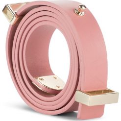 Pasek Damski TOMMY HILFIGER - Modern Hardware Belt 2.5 AW0AW06927 675. Różowe paski damskie TOMMY HILFIGER, w paski, ze skóry. W wyprzedaży za 189,00 zł.