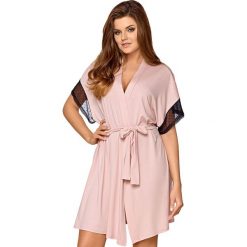 Elegancki damski szlafrok Julietta. Różowe piżamy damskie Babella, bez wzorów, z wiskozy, bez rękawów. Za 136,99 zł.