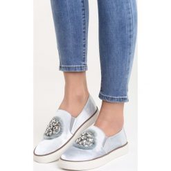 Szare Slip On Friendly War. Szare buty sportowe damskie Born2be, bez wzorów, z satyny, eleganckie. Za 49,99 zł.