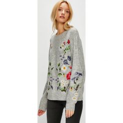 Medicine - Sweter Hand Made. Brązowe swetry klasyczne damskie marki MEDICINE, l, z bawełny, z okrągłym kołnierzem. Za 159,90 zł.