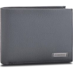 Duży Portfel Męski CALVIN KLEIN - Pebble W Plaque 5Cc K50K503938 008. Szare portfele męskie Calvin Klein, ze skóry. Za 299,00 zł.