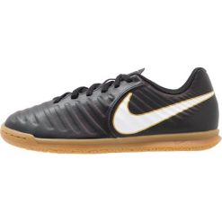 Nike Performance TIEMPOX RIO IV IC Halówki black/white. Czarne buty sportowe męskie Nike Performance, z gumy, do piłki nożnej. W wyprzedaży za 135,20 zł.
