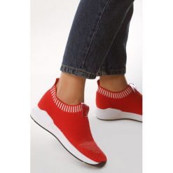 Czerwone Buty Sportowe Girl Power!. Czerwone buty sportowe damskie Born2be, bez wzorów, sportowe. Za 44,99 zł.