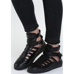 Czarne Sneakersy Ponderous. Czarne sneakersy damskie Born2be. Za 69,99 zł.
