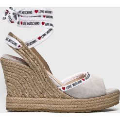 Love Moschino - Koturny. Szare koturny damskie Love Moschino, bez wzorów, ze skóry, bez obcasa, na obcasie. W wyprzedaży za 539,90 zł.
