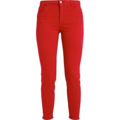 NAF NAF FLEURA Jeansy Slim Fit carmin. Czerwone rurki damskie NAF NAF. Za 269,00 zł.