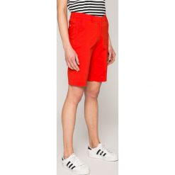 Tommy Hilfiger - Szorty. Szare szorty damskie TOMMY HILFIGER, casualowe. W wyprzedaży za 359,90 zł.