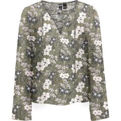 Bluzki damskie: Must have: bluzka ze sznurowaniem bonprix oliwkowy wzorzysty