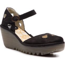Sandały FLY LONDON - Yuna P500016142 Black Cristal Sole. Czarne klapki damskie Fly London, bez wzorów, ze skóry, bez obcasa, na obcasie. Za 409,00 zł.