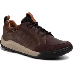 Półbuty CLARKS - Ashcombe Bay GTX Gore-Tex 261354017 Dark Brown Lea. Pomarańczowe półbuty męskie Clarks, na co dzień, bez wzorów, ze skóry, bez zapięcia. W wyprzedaży za 419,00 zł.