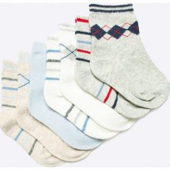 Blukids - Skarpetki dziecięce (7-pack). Niebieskie skarpetki chłopięce Blukids, bez wzorów, z elastanu. W wyprzedaży za 9,90 zł.