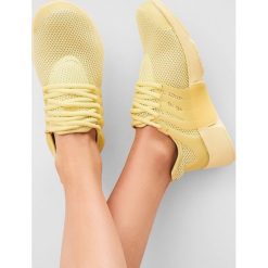 Żółte Buty Sportowe Wafture. Żółte buty sportowe damskie Inny, bez wzorów, sportowe. Za 59,99 zł.