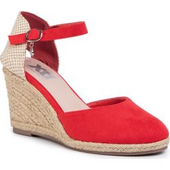 Espadryle XTI - 49730 Red. Czerwone espadryle damskie Xti, bez wzorów, ze skóry ekologicznej, bez obcasa, na obcasie. W wyprzedaży za 139,00 zł.
