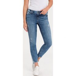 Dżinsy "Giselle - Super Skinny fit - w kolorze niebieskim. Niebieskie jeansy damskie Cross Jeans. W wyprzedaży za 99,95 zł.
