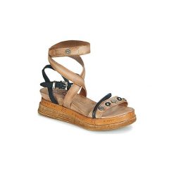 Sandały Airstep / A.S.98 LAGOS. Brązowe sandały damskie marki Airstep / A.S.98, bez wzorów, bez obcasa, bez zapięcia. Za 869,00 zł.