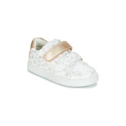 Buty Dziecko Mod'8 OUPAPILLON. Białe trampki dziewczęce marki Mod'8, bez wzorów, bez zapięcia. Za 199,00 zł.