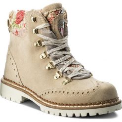 Trapery NEW ITALIA SHOES - 1629405C/20 Beige. Brązowe buty zimowe damskie marki New Italia Shoes, z materiału. W wyprzedaży za 469,00 zł.