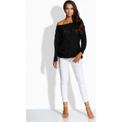 Kobiecy sweter z uroczymi dziurkami czarna SAMANTHA. Czarne swetry damskie Lemoniade, uniwersalny, bez wzorów, eleganckie, bez rękawów, bez kaptura. Za 109,90 zł.