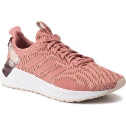 Buty adidas - Questar Ride EE8377 Rawpin/Rawpin/Linen. Różowe buty sportowe damskie Adidas, bez wzorów, z tworzywa sztucznego, sportowe, do biegania. W wyprzedaży za 209,00 zł.