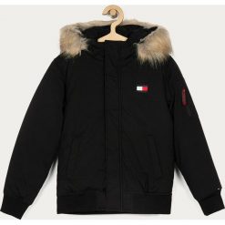 Tommy Hilfiger - Kurtka dziecięca 116-176 cm. Czarne kurtki chłopięce TOMMY HILFIGER, bez wzorów, z poliesteru, krótkie, z kapturem. Za 649,90 zł.