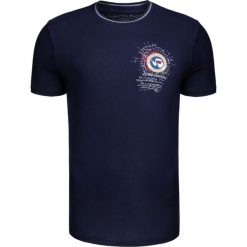 T-shirt NAPAPIJRI SANDY Granatowy. Niebieskie t-shirty męskie marki Napapijri, z haftami, z okrągłym kołnierzem. W wyprzedaży za 174,00 zł.