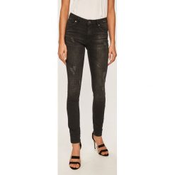 Silvian Heach - Jeansy Britney. Czarne jeansy damskie s, z elastanu, z standardowym stanem. W wyprzedaży za 359,90 zł.