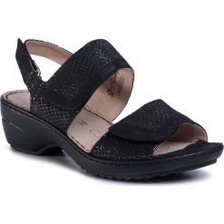 Sandały CAPRICE - 9-28250-24 Black Comb 019. Czarne klapki damskie Caprice, bez wzorów, ze skóry, bez obcasa, na obcasie. W wyprzedaży za 189,00 zł.