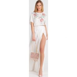 SUKIENKA Elisabetta Franchi RED CARPET. Czerwone sukienki damskie Elisabetta Franchi, na imprezę, w paski, z tkaniny, z włoskim kołnierzykiem, bez rękawów, maxi, asymetryczne. Za 1600,00 zł.