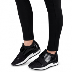 Buty sportowe damskie N/M KS-1117 Czarne. Czarne buty sportowe damskie N/M, bez wzorów, z tworzywa sztucznego, sportowe. Za 70,00 zł.