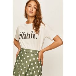 Answear - T-shirt. Białe bluzki damskie ANSWEAR, s, z nadrukiem, z bawełny, casualowe, z okrągłym kołnierzem, z krótkim rękawem. Za 49,90 zł.