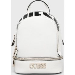 Guess Jeans - Plecak. Czerwone plecaki damskie Guess Jeans, z nadrukiem, z bawełny. Za 579,90 zł.