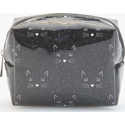 Kosmetyczka - Czarny. Czarne kosmetyczki damskie marki Reserved. Za 19,99 zł.