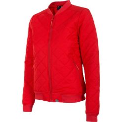 Kurtka puchowa damska KUD005 - czerwony. Czerwone kurtki damskie 4f, bez wzorów, z materiału, bez kaptura. Za 269,99 zł.