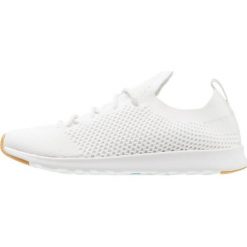 Native AP MERCURY LITEKNIT Tenisówki i Trampki shell white. Białe trampki męskie marki Native, z tworzywa sztucznego. W wyprzedaży za 356,15 zł.