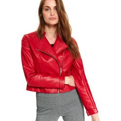 Kurtka ze skóry ekologicznej. Czerwone kurtki damskie Top Secret, na zimę, w paski, ze skóry ekologicznej, eleganckie, krótkie, bez kaptura. W wyprzedaży za 69,99 zł.