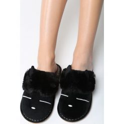 Czarne Kapcie Suburban. Czarne kapcie damskie marki Born2be. Za 19,99 zł.