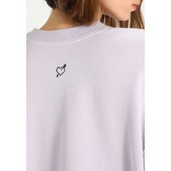 Bluzy damskie: WeSC JACKIE WILD AT HEART Bluza light lilac